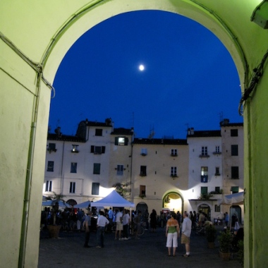 Piazza dell'Anfiteatro Italy Trip 2009, Lucca, Italy Date: Thursday July 02, 2009